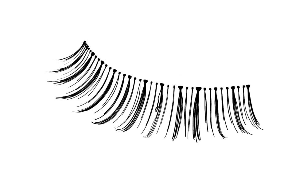 Black false eyelashes featuring long, wispy strands for dramatic eye enhancement. Ideal for beauty enthusiasts and makeup artists.