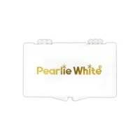 مجموعة تبييض الأسنان Pearlie White مع شعار ذهبي، مصممة لتبييض الأسنان بشكل فعال.