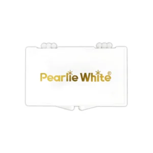 مجموعة تبييض الأسنان Pearlie White مع شعار ذهبي، مصممة لتبييض الأسنان بشكل فعال.