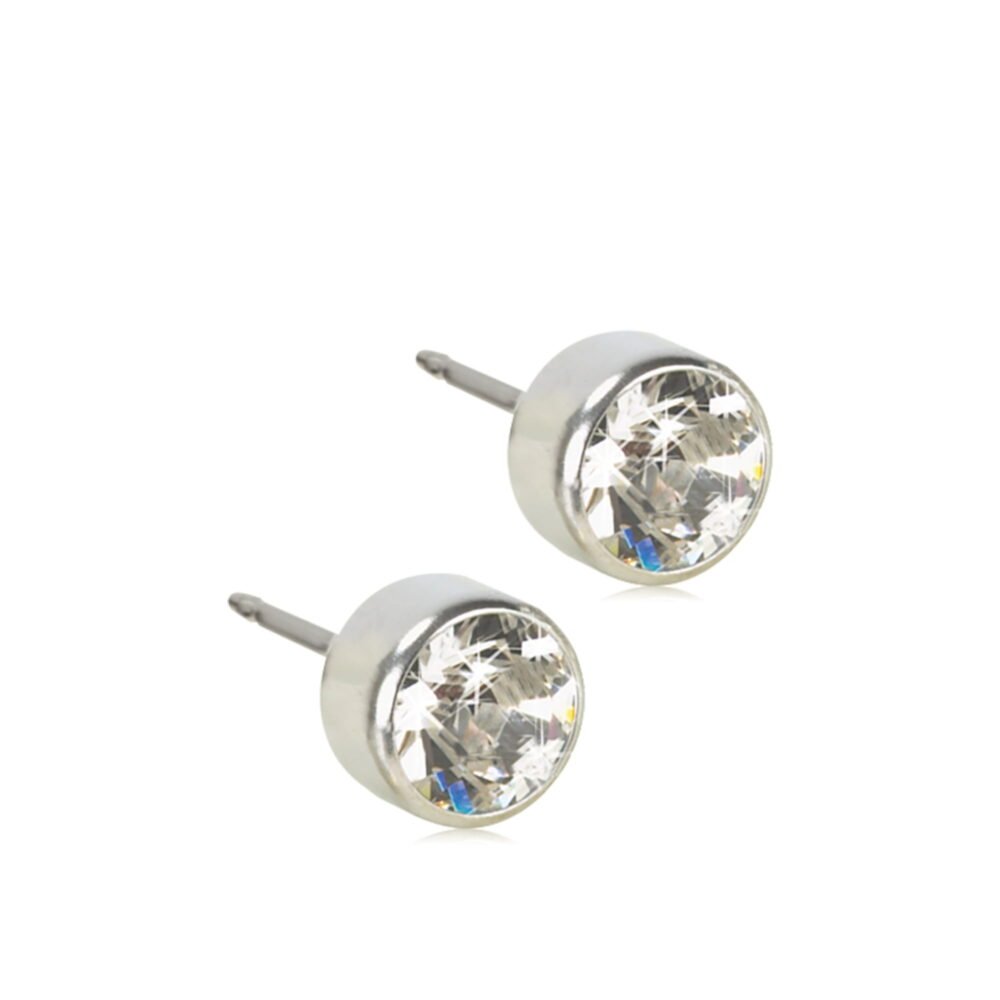 Silver stud earrings featuring clear crystal stones, perfect for adding elegance to any outfit. Durable and stylish jewelry accessory.